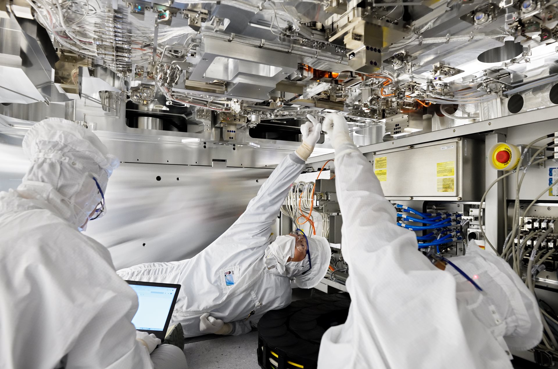 cleanroom euv wafer stage training