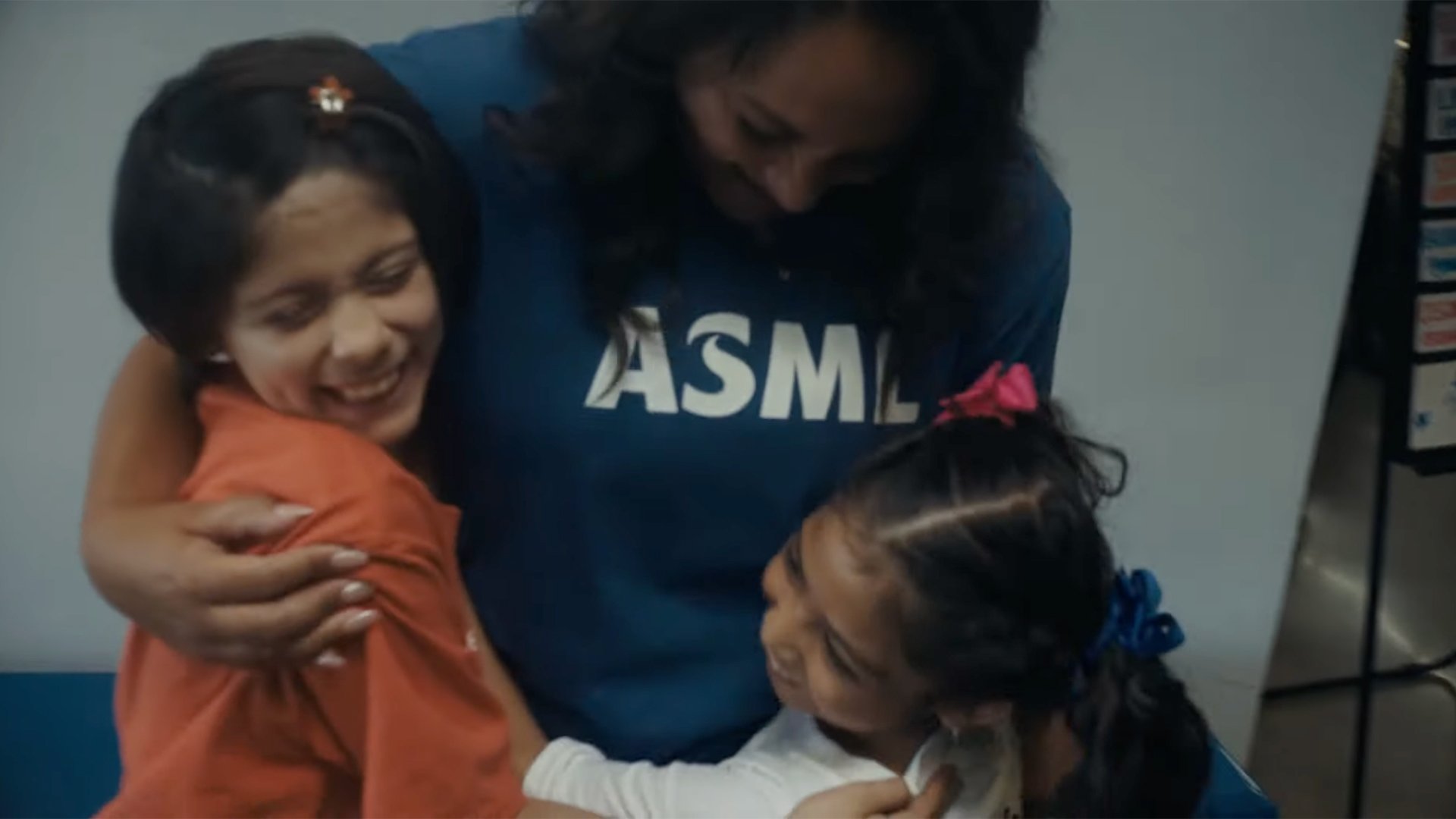 ASML employee volunteering in the local community